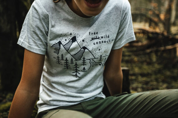T shirt enfant Bio - Free wild connection - Gris galet chiné - Petit Bivouac